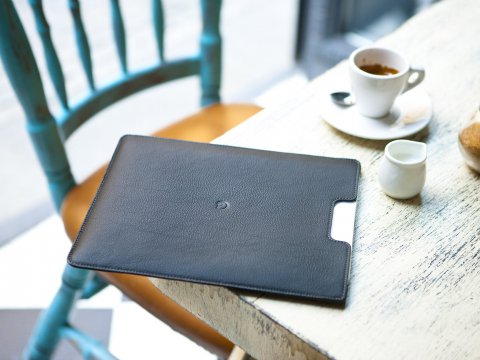 DannyP kožený obal pro iPad 9,7" (2018/17) černý