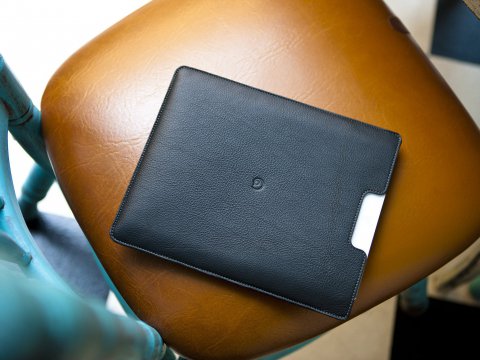 DannyP kožený obal pro iPad 9,7" (2018/17) černý