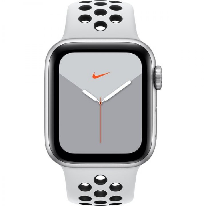 Apple Watch Nike 40mm stříbrný hliník s platinovým/černým Nike sportovním řemínkem (2019)
