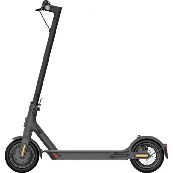 Xiaomi Mi Electric Scooter Essential - elektrokoloběžka - černá