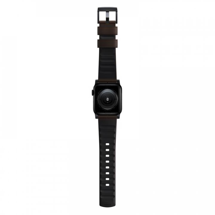 Nomad Active Strap Pro hnědý řemínek s černou přezkou Apple Watch 49 / 45 / 44 / 42 mm