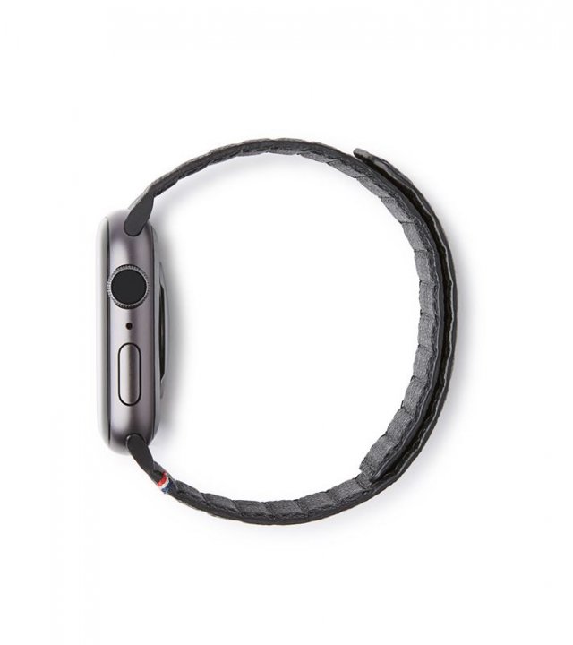 Decoded Leat Mag Trac Strap, kožený řemínek pro Apple Watch 49 / 45 / 44 / 42 mm,  černý